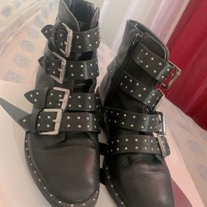 Ankle bootie (black)